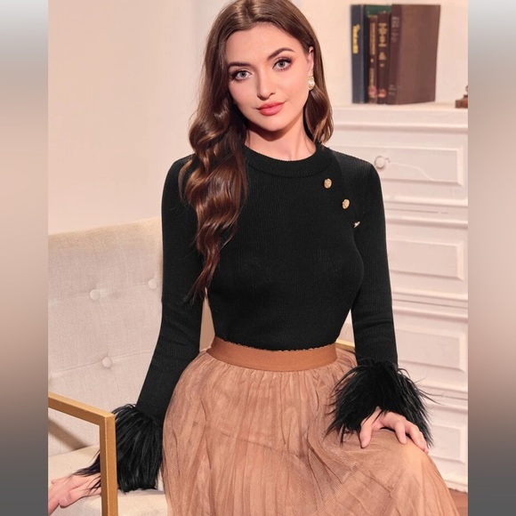 Shein faux fur cuff long sleeve knit top with gold buttons, medium - Picture 2 of 11